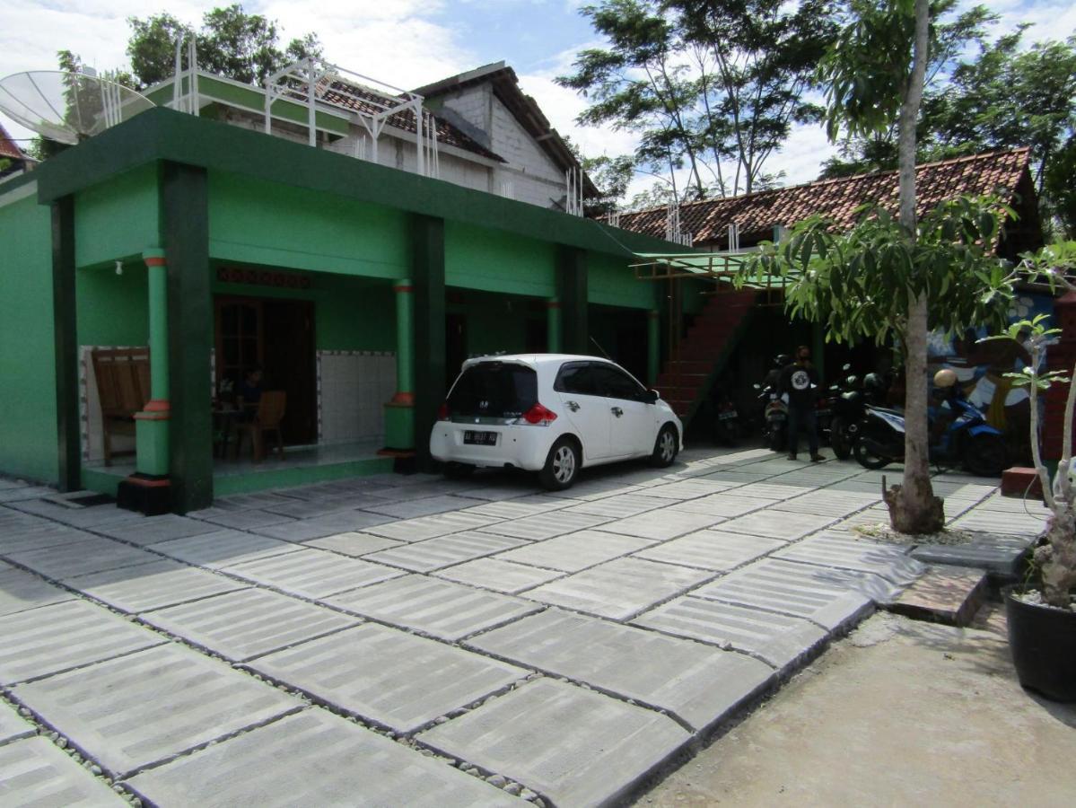 Losmen Kinasih Puncak & Gazebo Pandang بانتول المظهر الخارجي الصورة